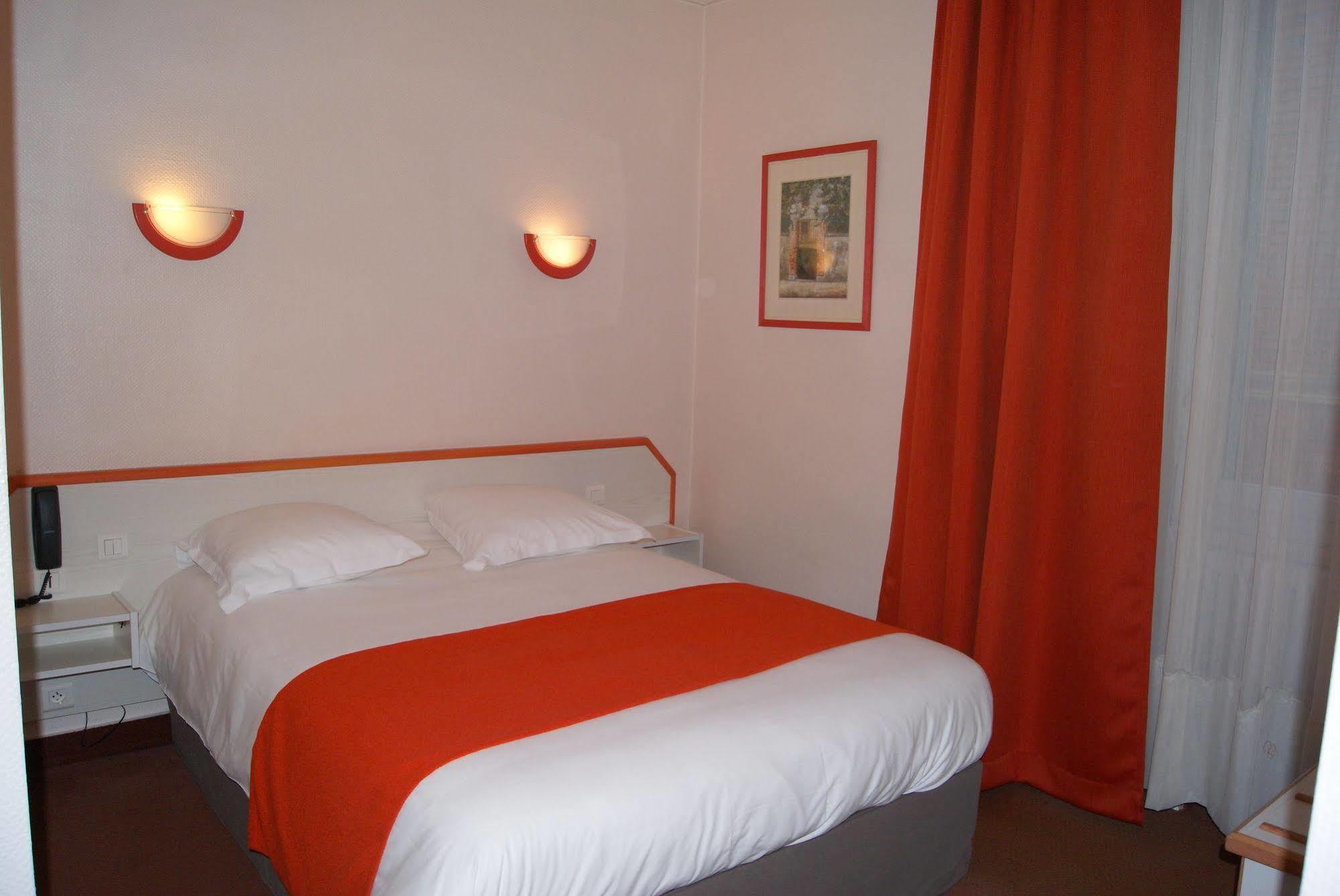 Hotel Suzane Анже Экстерьер фото