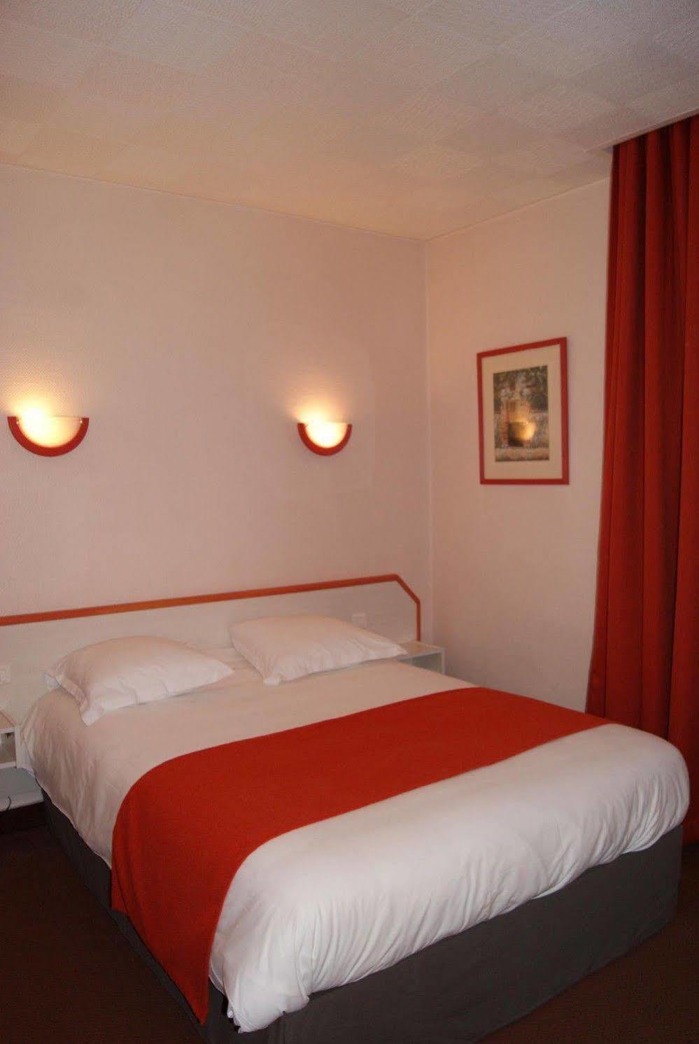 Hotel Suzane Анже Экстерьер фото